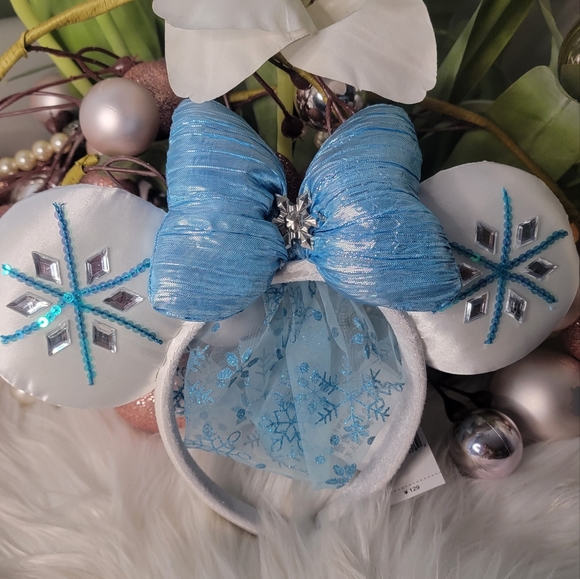 Disney Parks Christmas Minnie Mouse Snowflakes Ears Headband - Picture 1 of 6